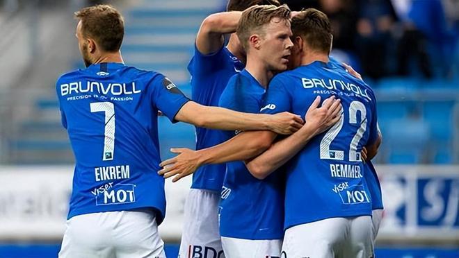 A手里同花 A手里同花